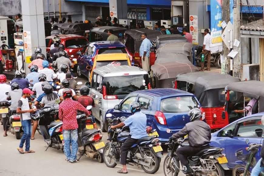 Queues surface in Abuja as depots hike price to N710/litre