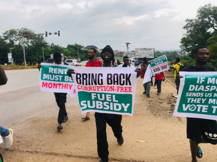 #EndBadGovernance protest continues in Abuja