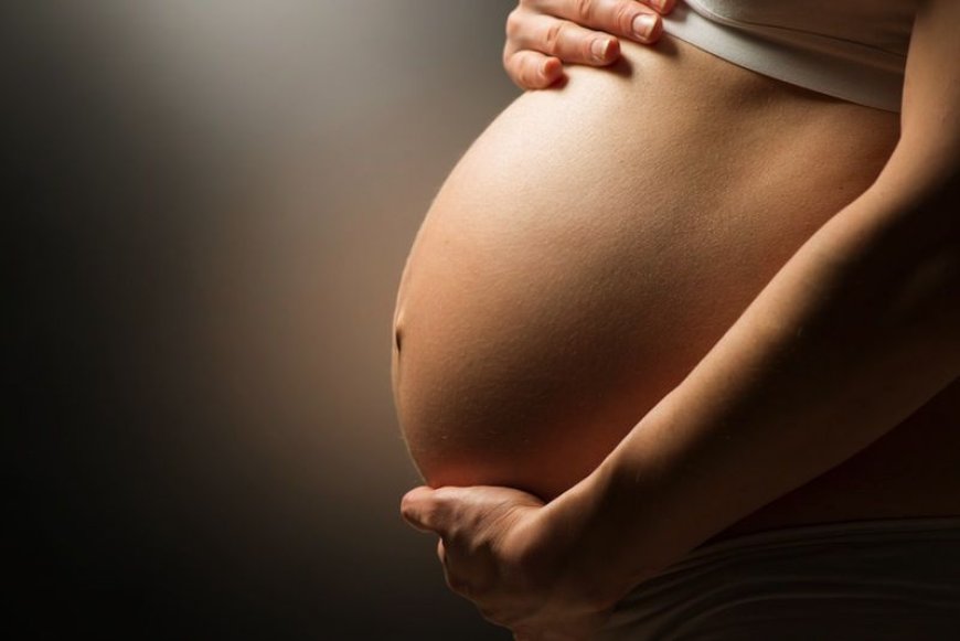 Pregnant women wearing makeup risk hypertension, gynaecologists warn