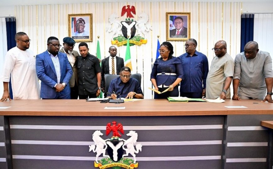 Cross River Governor Signs ₦104 Billion Supplementary Budget Into Law