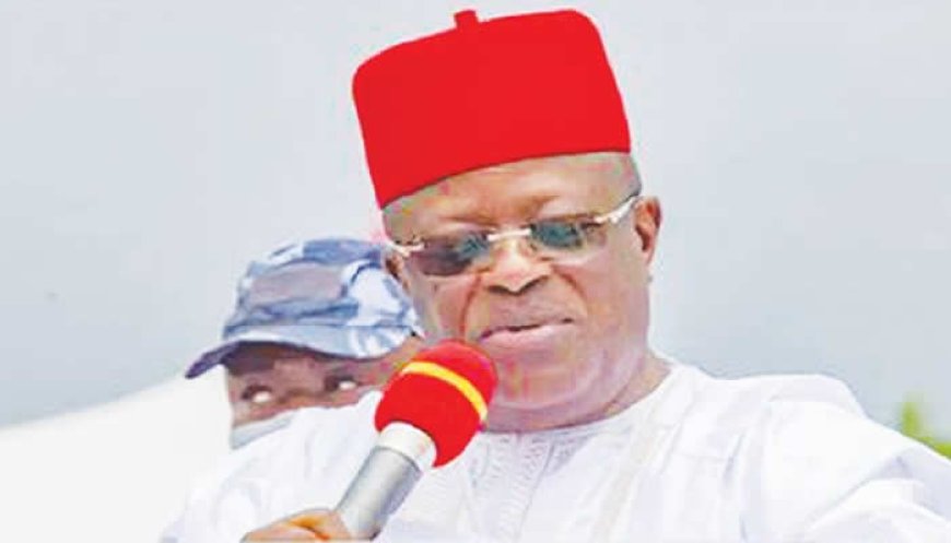 FG orders immediate repairs of damaged Shagamu-Benin bridge